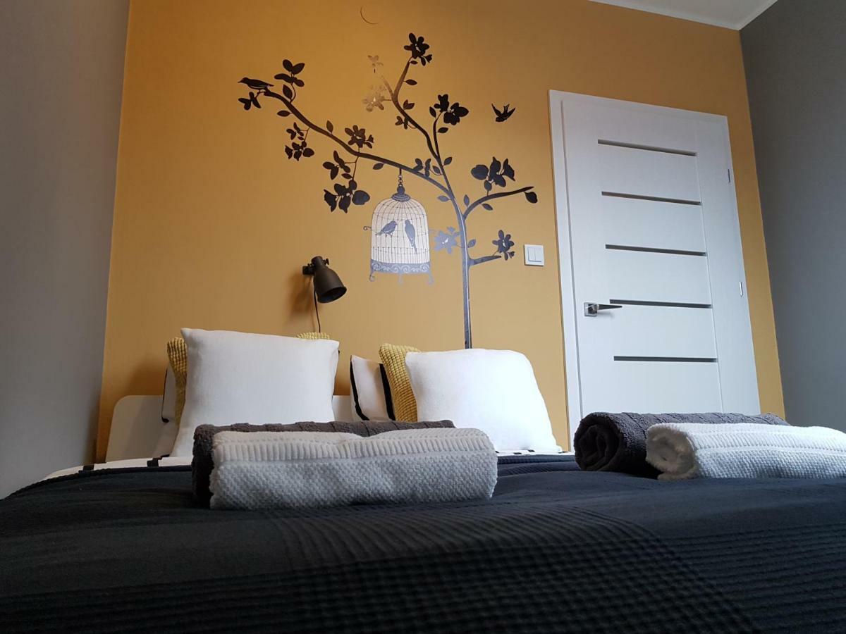 Black Rose Apartament Targi 3 Km, F-Ry Vat Kielce Buitenkant foto