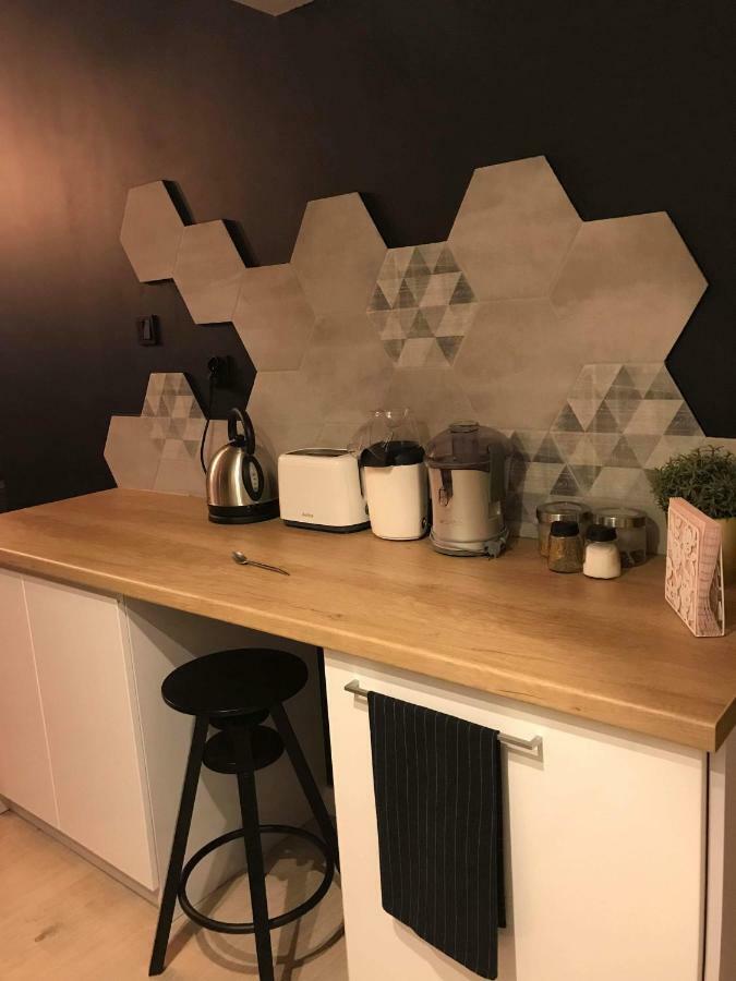 Black Rose Apartament Targi 3 Km, F-Ry Vat Kielce Buitenkant foto